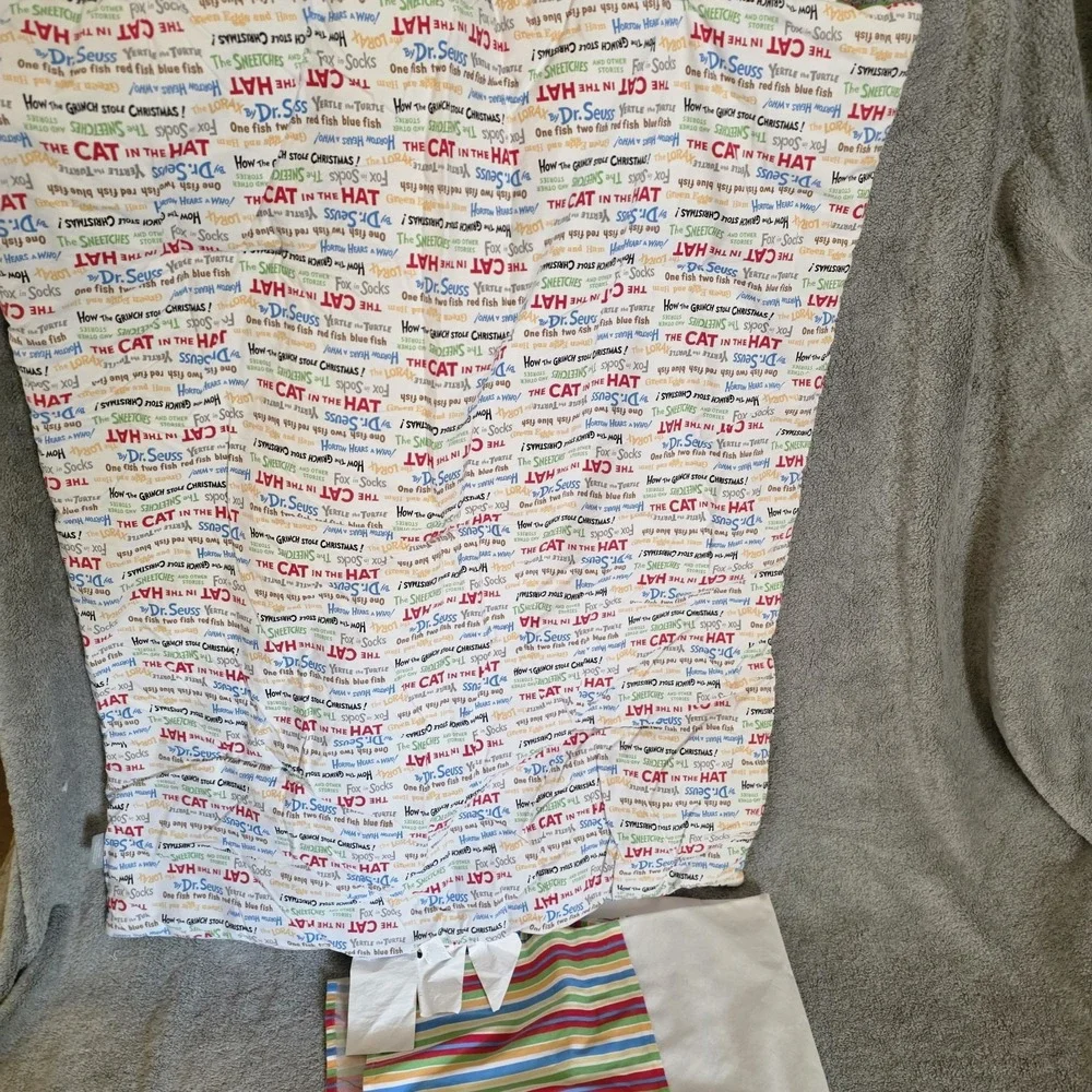 Dr. Seuss Crib Toddler Bed Quilted Blanket 29x37